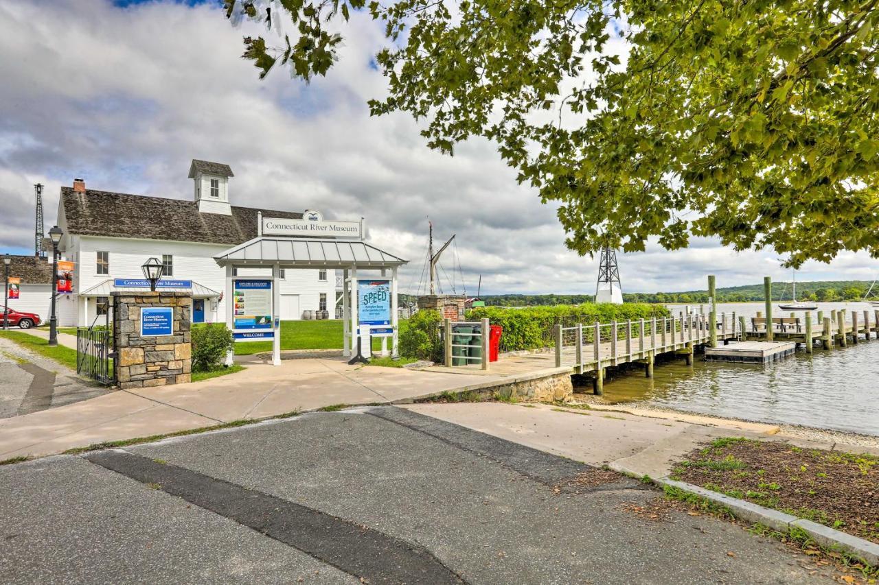 Downtown Essex Apartment - Steps To River! Εξωτερικό φωτογραφία