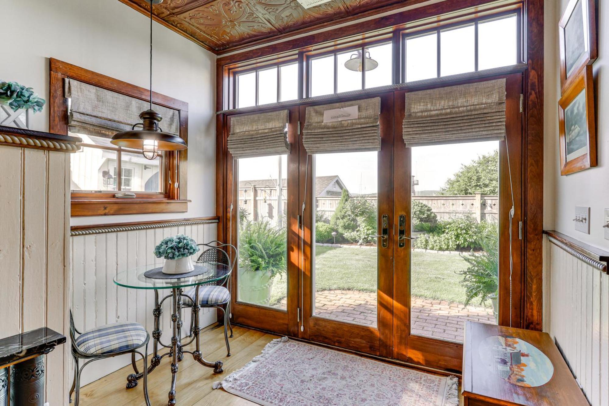 Downtown Essex Apartment - Steps To River! Εξωτερικό φωτογραφία