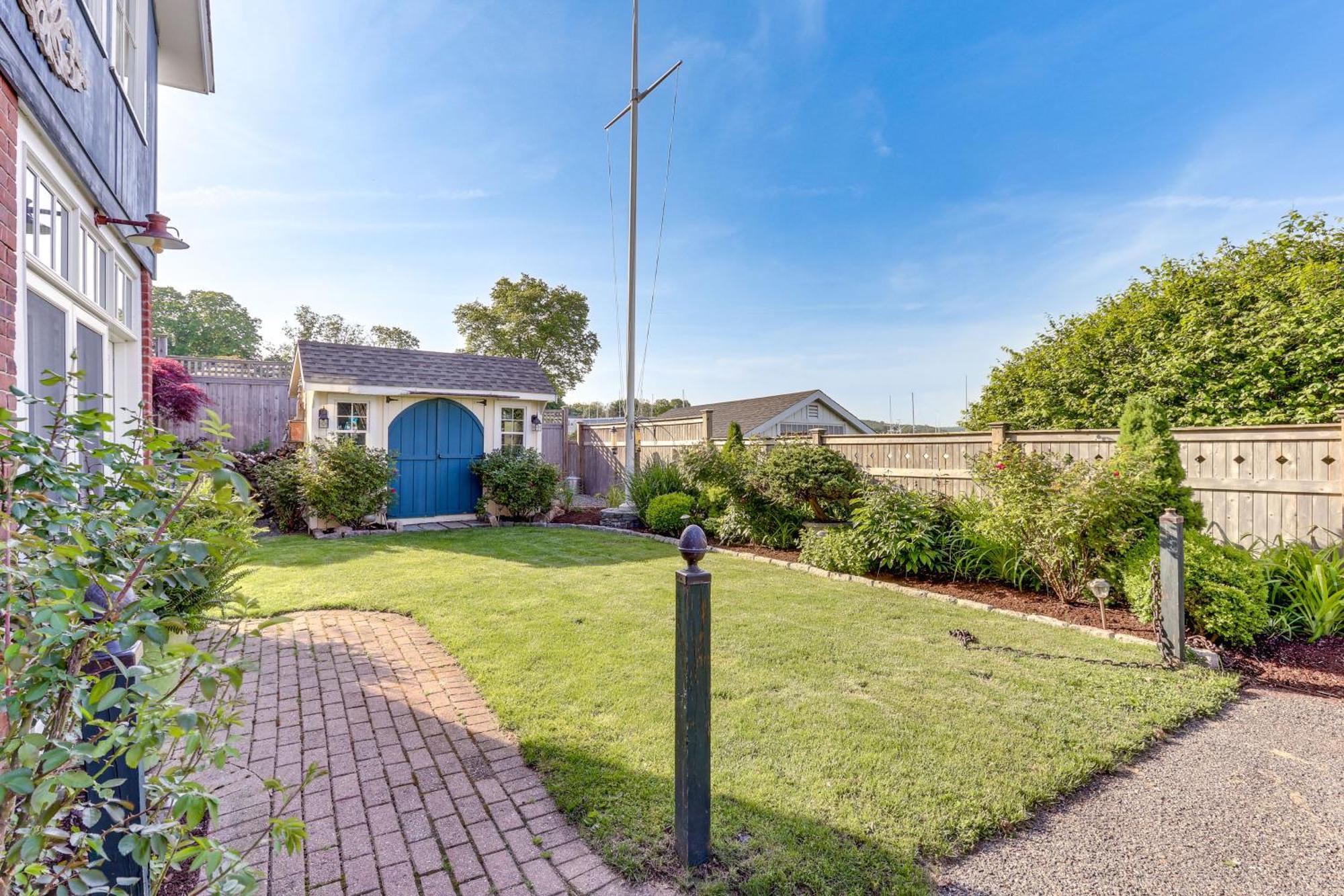 Downtown Essex Apartment - Steps To River! Εξωτερικό φωτογραφία